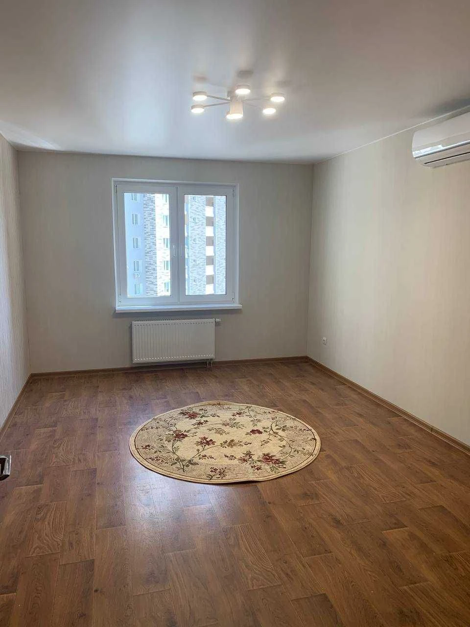 Selling a new apartment 2-bedroom 80 sq m, renovated. Generator. Kharkiv