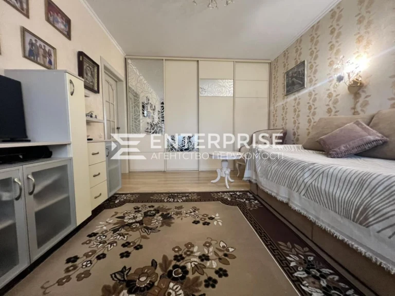 Sale. 3-room apartment, Vatslava Havel Street, Solomyansky district