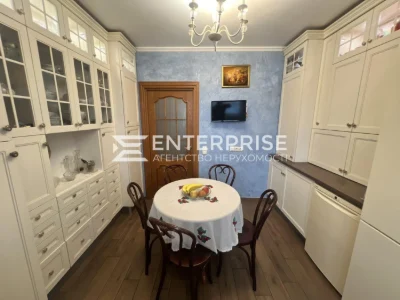 Sale. 3-room apartment, Vatslava Havel Street, Solomyansky district