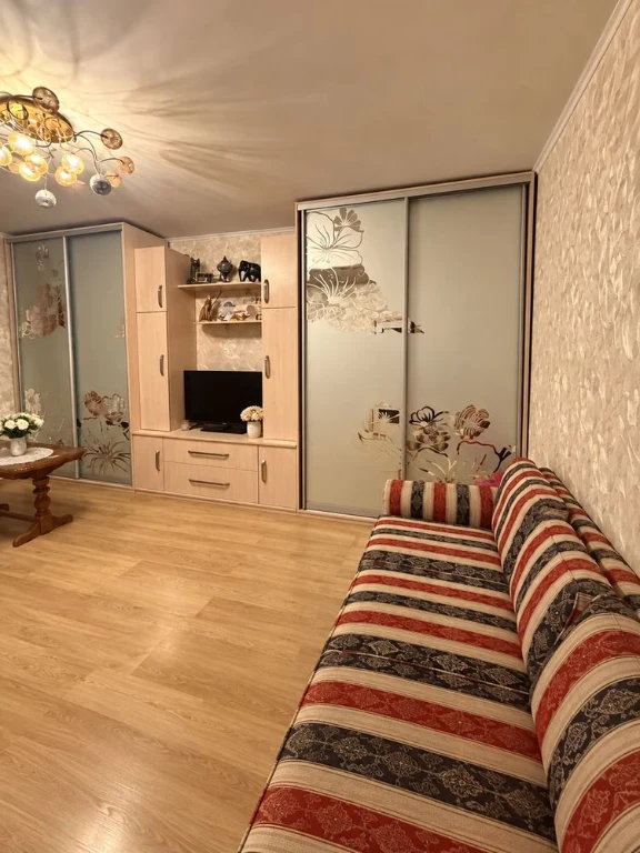 Apartment 2 in Borshchivka, Vasyl Verkhovynets 10