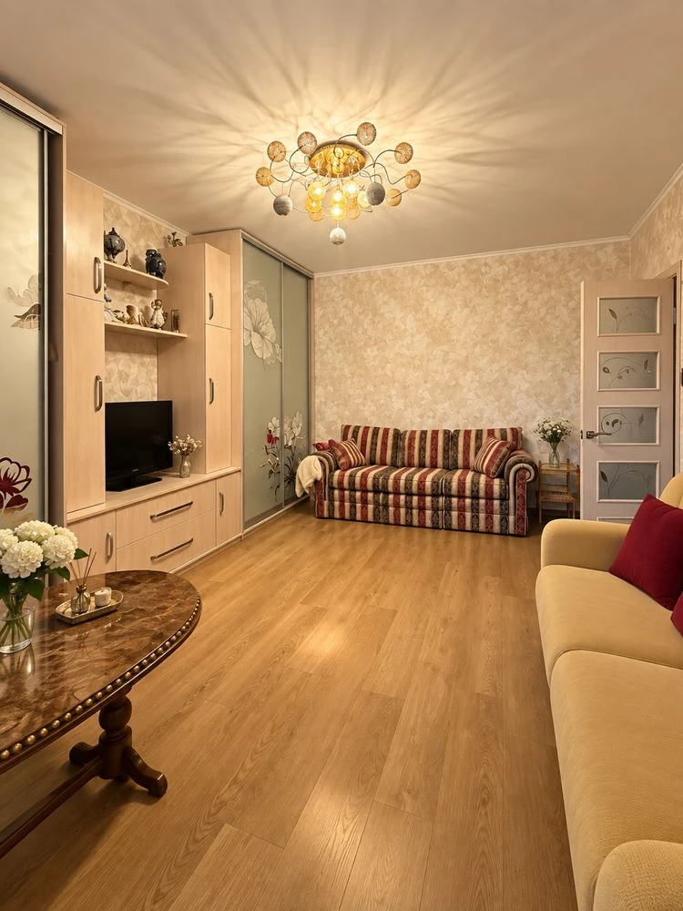 Apartment 2 in Borshchivka, Vasyl Verkhovynets 10