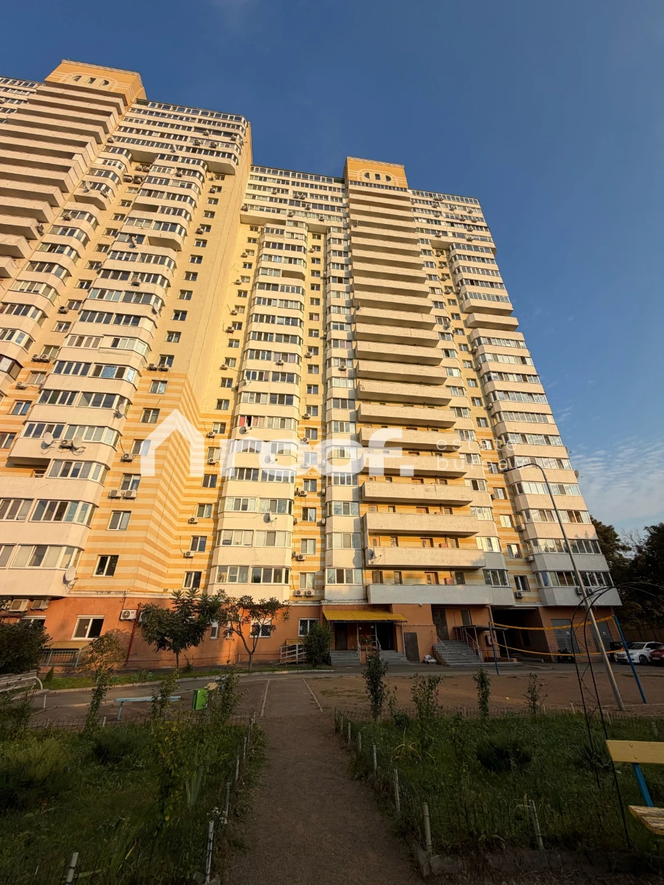 Продаж 1-кімнатної квартири 54 м² ЖК Зелений Мис вул. Мудрак