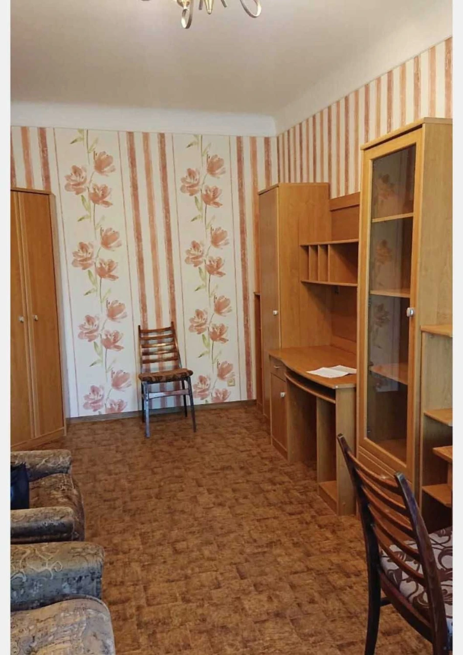 Продається 1-кімнатна квартира, біля метро "Армійська", вулиця Бригади Хартія