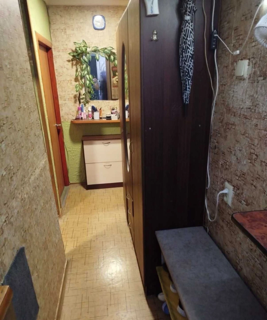 Продається 1-кімнатна квартира, біля метро "Армійська", вулиця Бригади Хартія