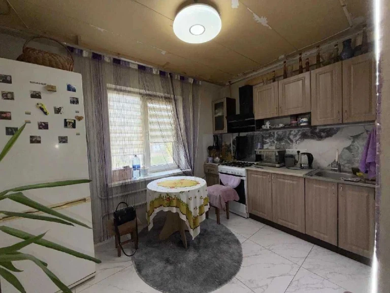 Sale of a 2-room apartment on the 3rd floor of a 9-story building.