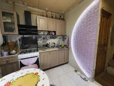Sale of a 2-room apartment on the 3rd floor of a 9-story building.