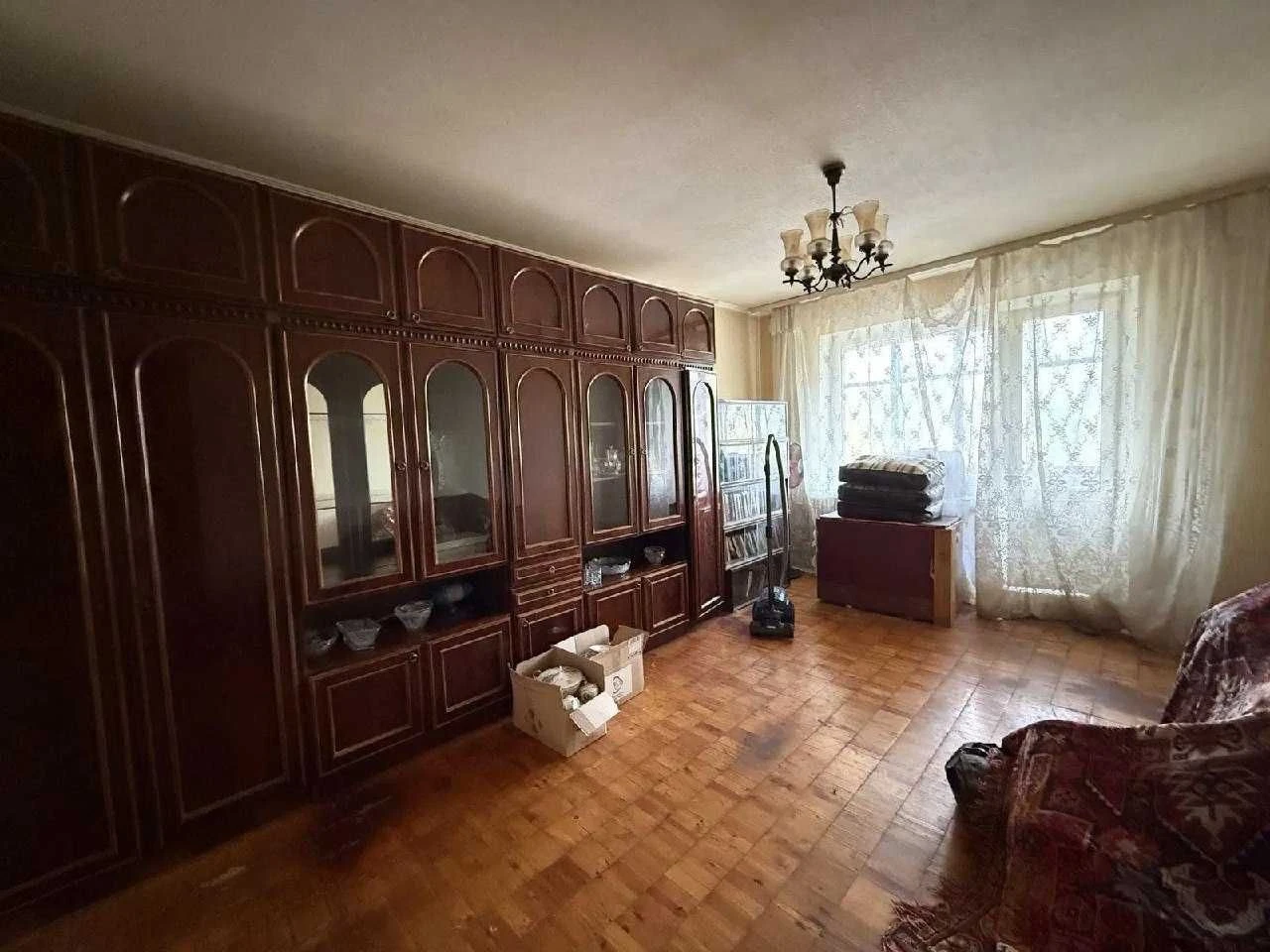 Sale of a 2-room apartment on the 3rd floor of a 9-story building.