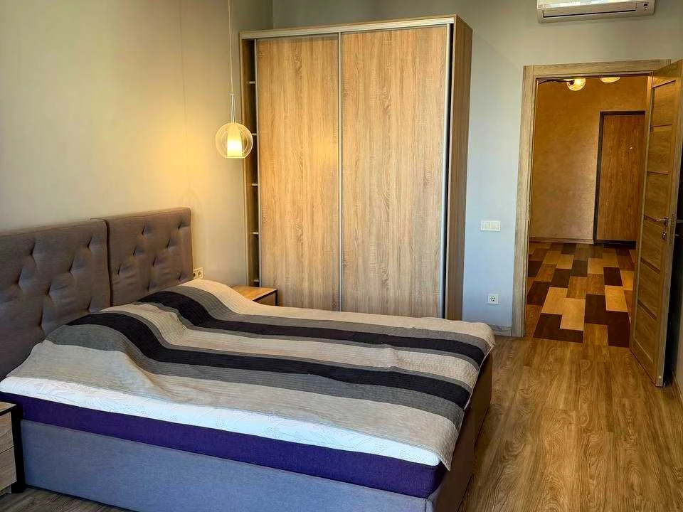 Apartment. Odessa, Berezhova Ave.