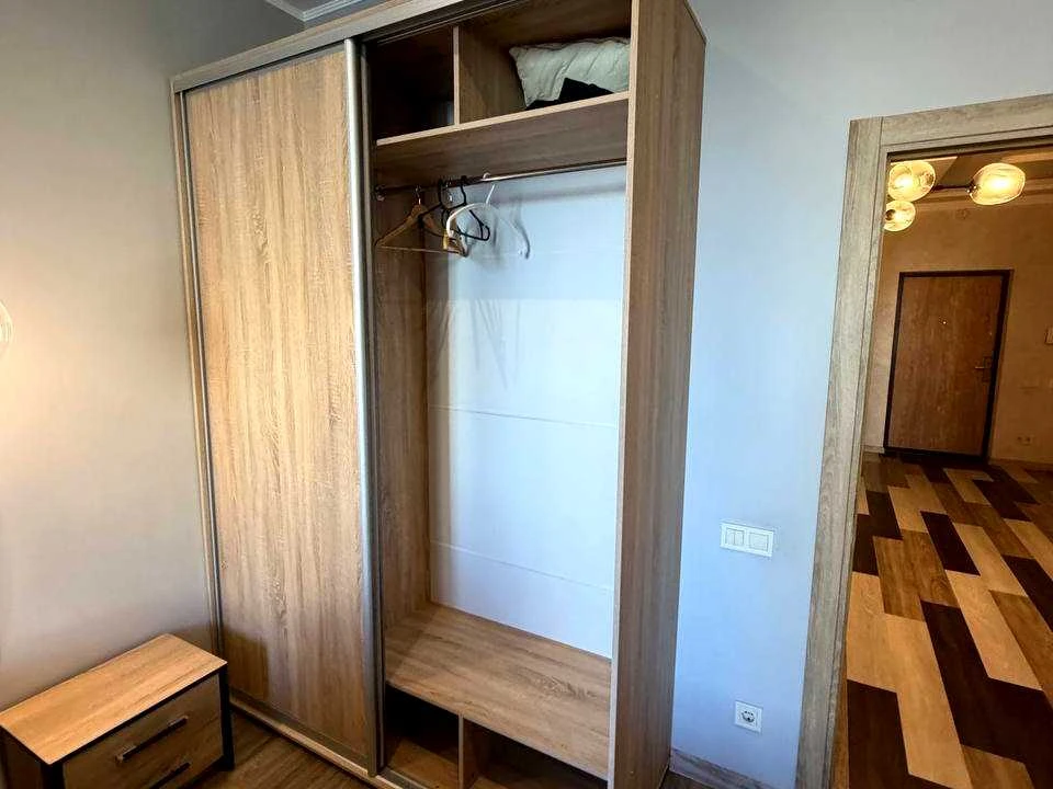 Apartment. Odessa, Berezhova Ave.