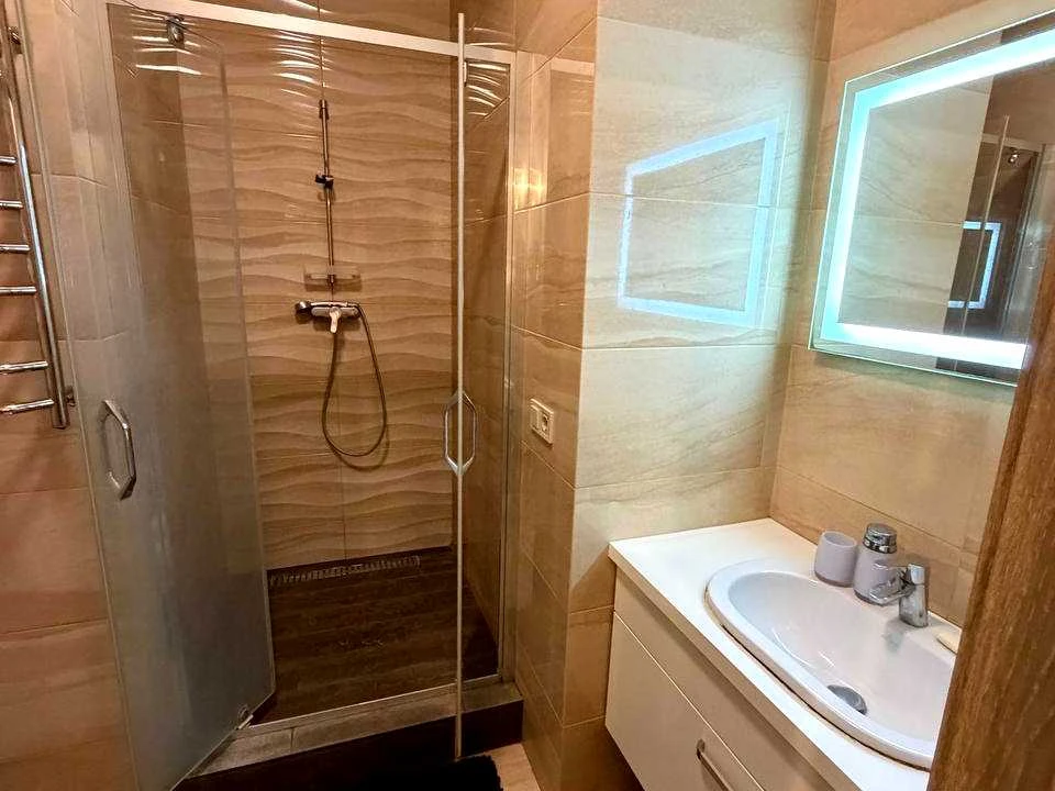Apartment. Odessa, Berezhova Ave.