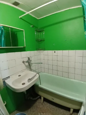 For Sale: 1-bedroom apartment on the 2nd and 10th floors of a house. 14000