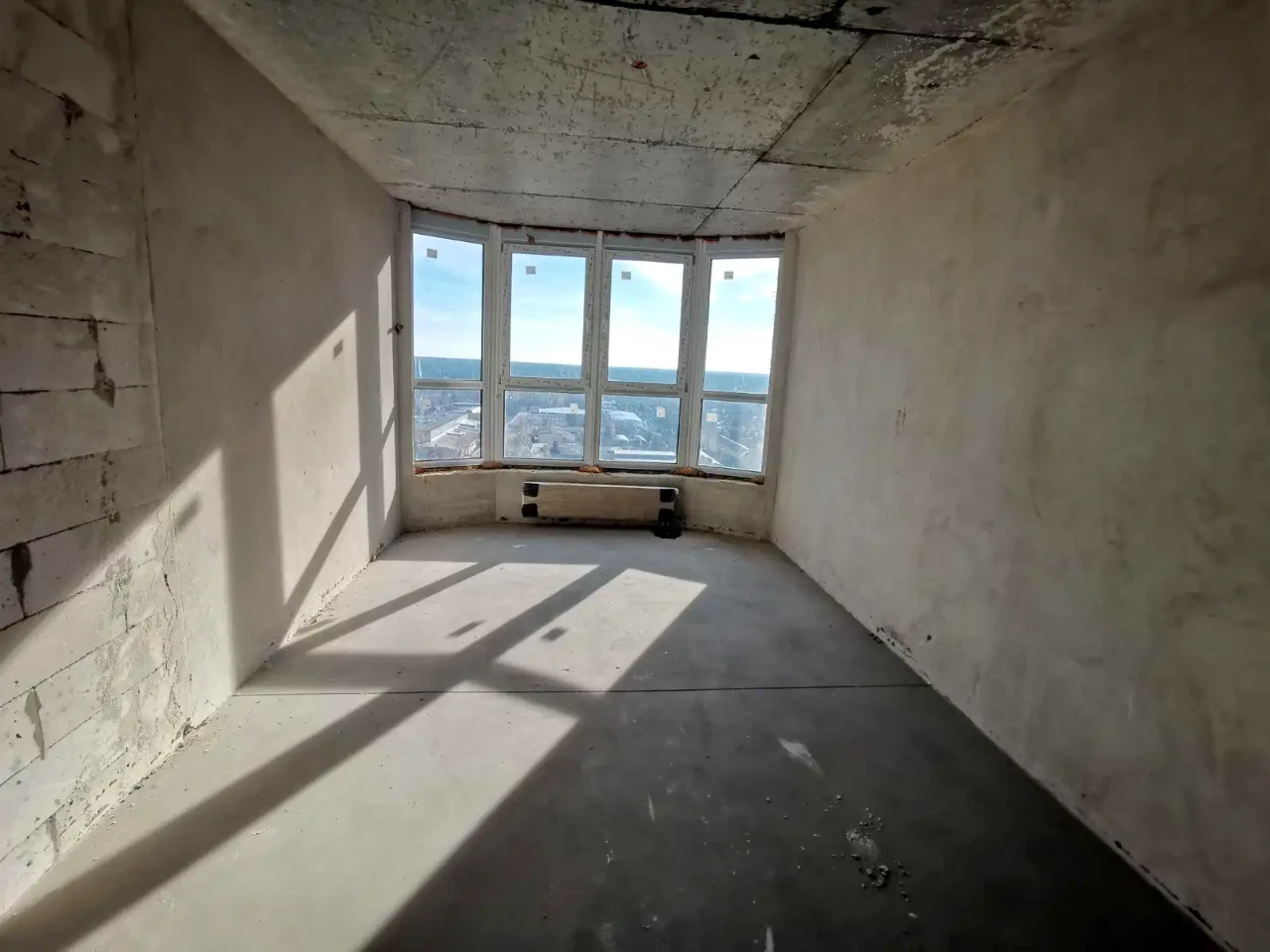 Sale of a 1-bedroom apartment 39.4 sq.m. on the 18th floor of a 23-story building.