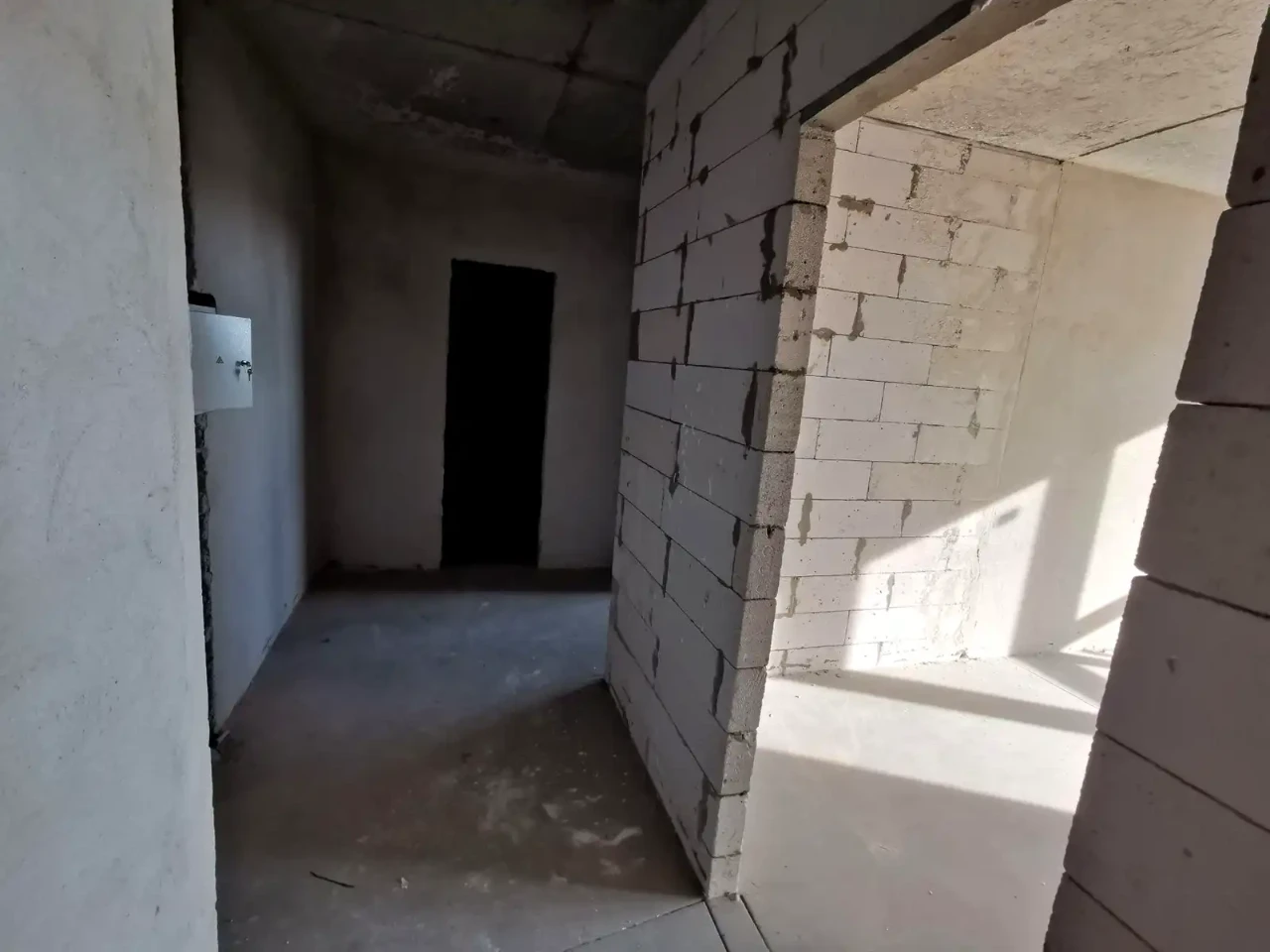 Sale of a 1-bedroom apartment 39.4 sq.m. on the 18th floor of a 23-story building.
