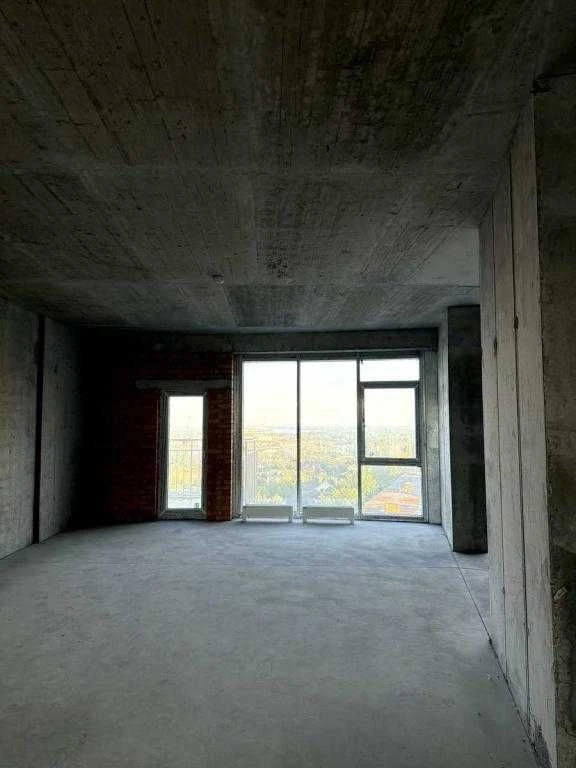 Kyiv, Pechersk district, Botanichnyi Sad microdistrict, Buslvska Street,
