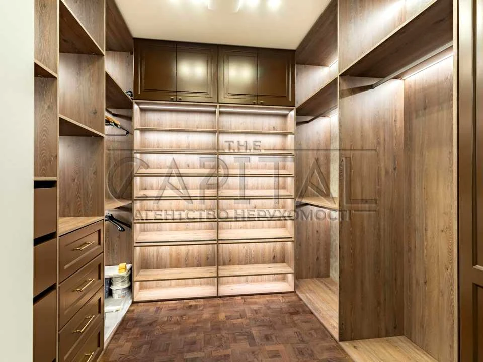 Apartment. Business Street, Kyiv