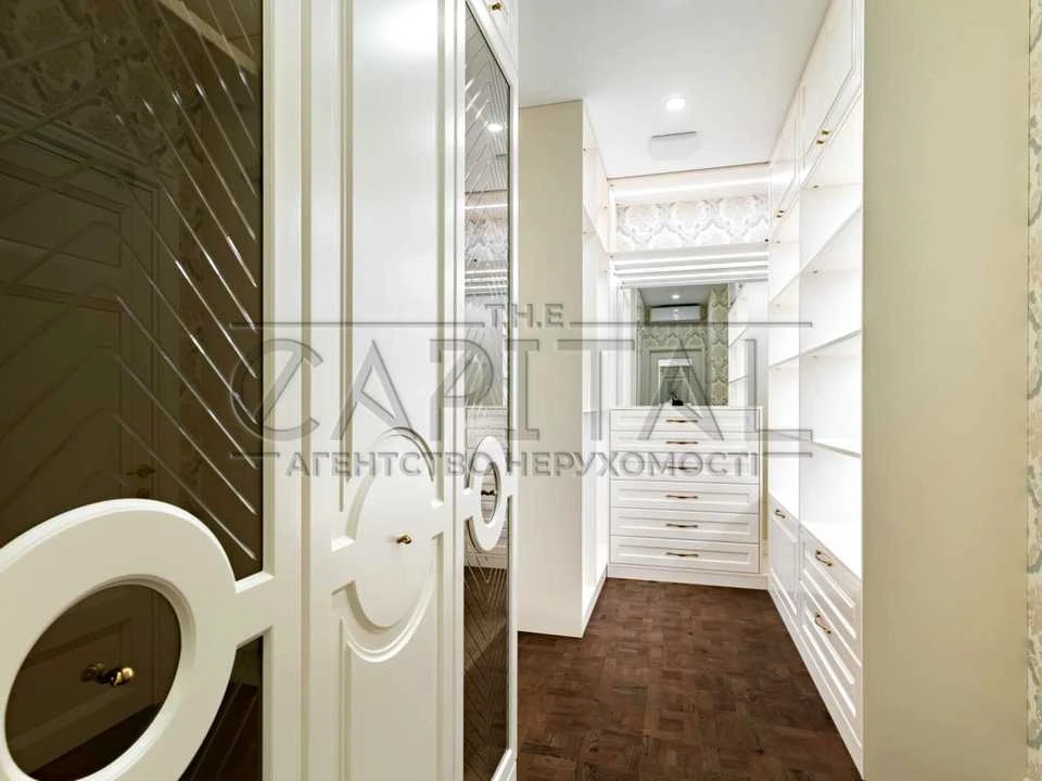Apartment. Business Street, Kyiv