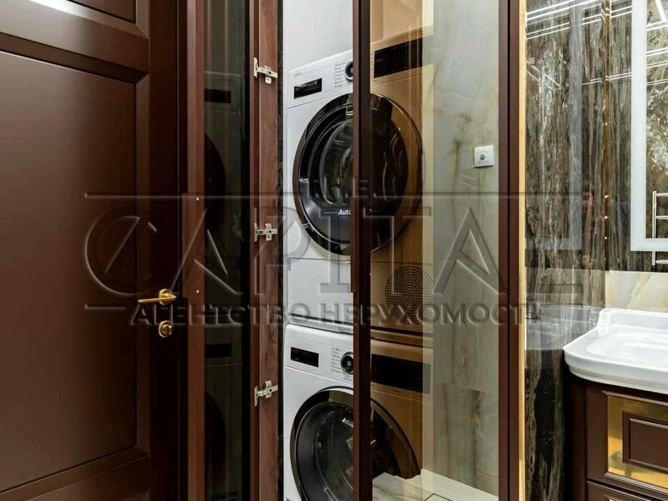 Apartment. Business Street, Kyiv