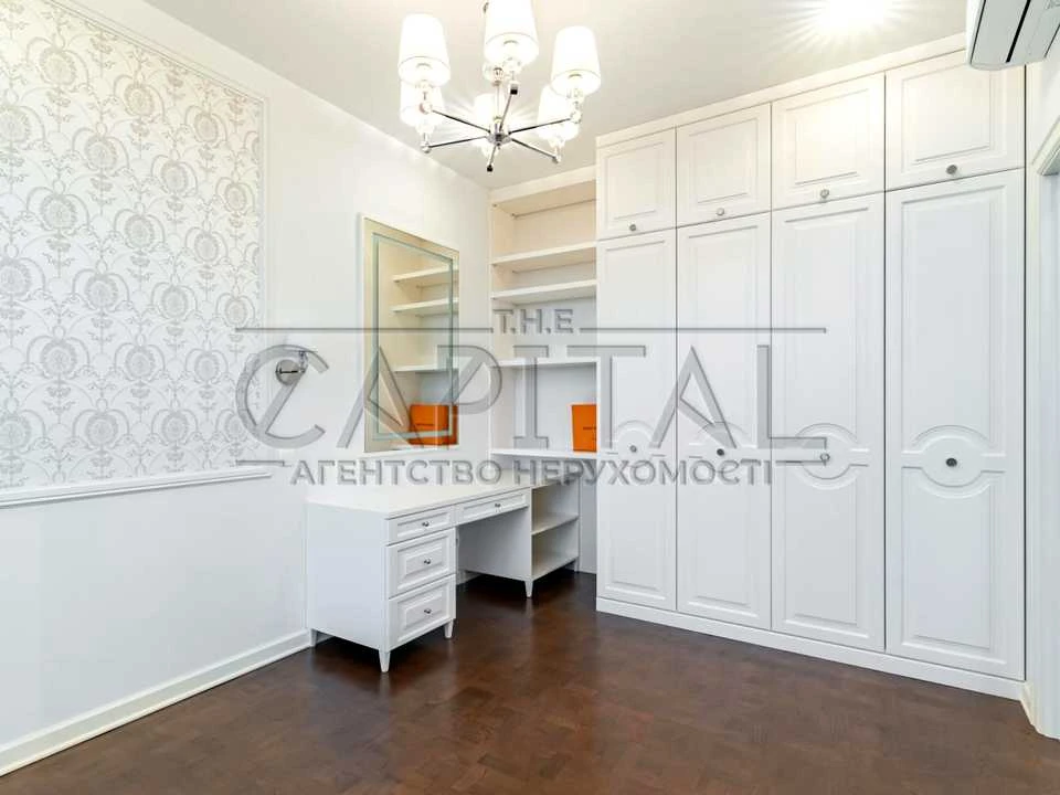Apartment. Business Street, Kyiv