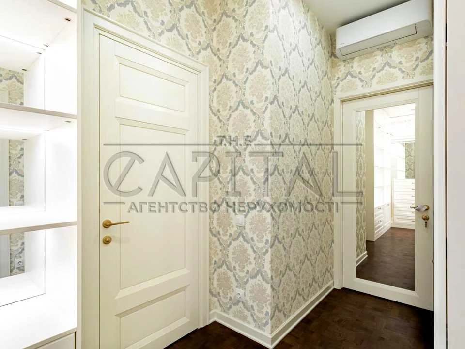Apartment. Business Street, Kyiv