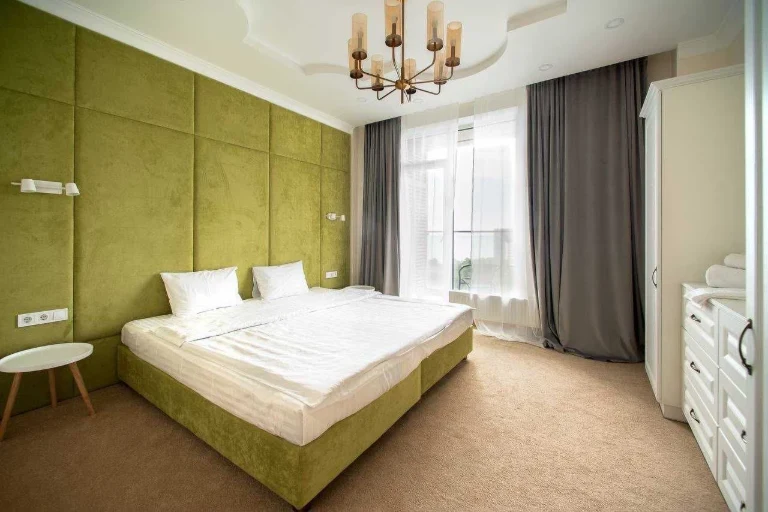 1-bedroom 54 sq.m apartment in the GREENWOOD residential complex. Designer renovation. View.