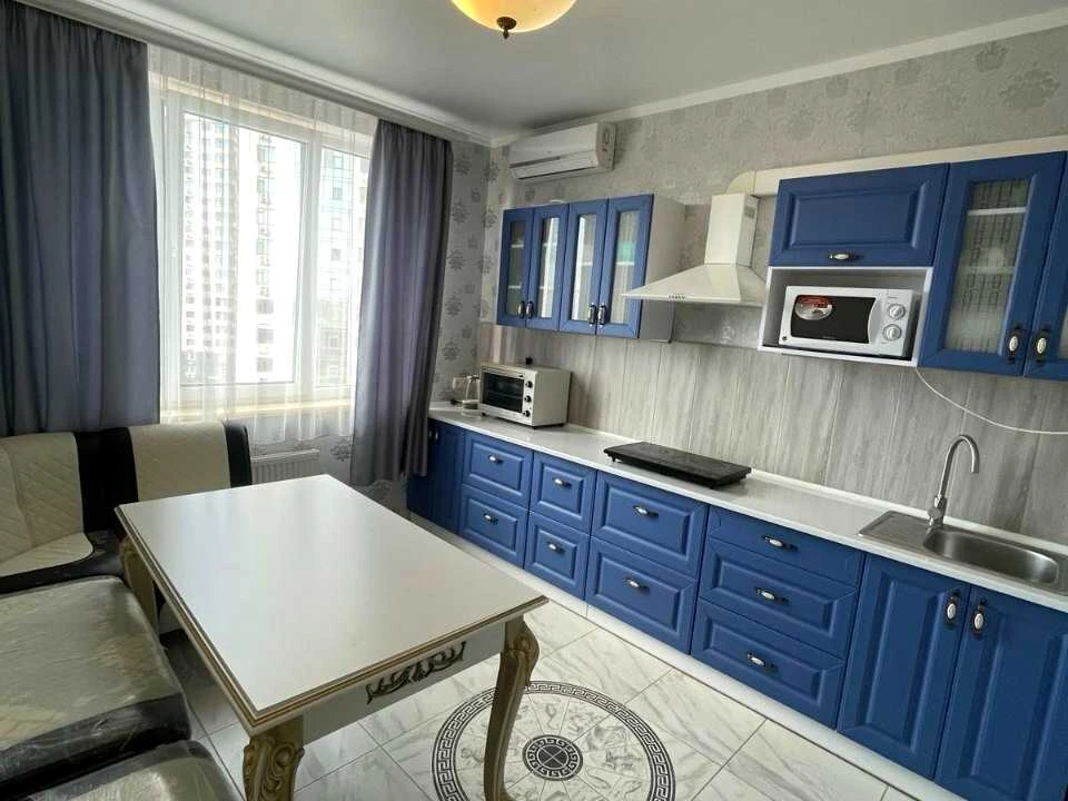Apartment. Odessa, Perlinna St.