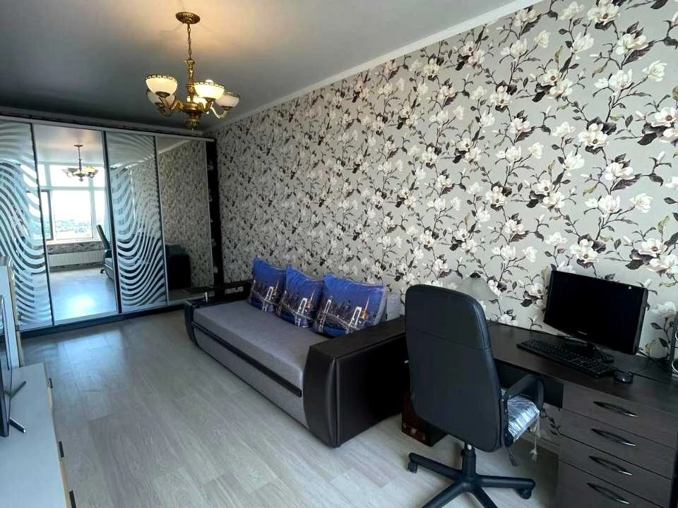 Apartment. Odessa, Perlinna St.