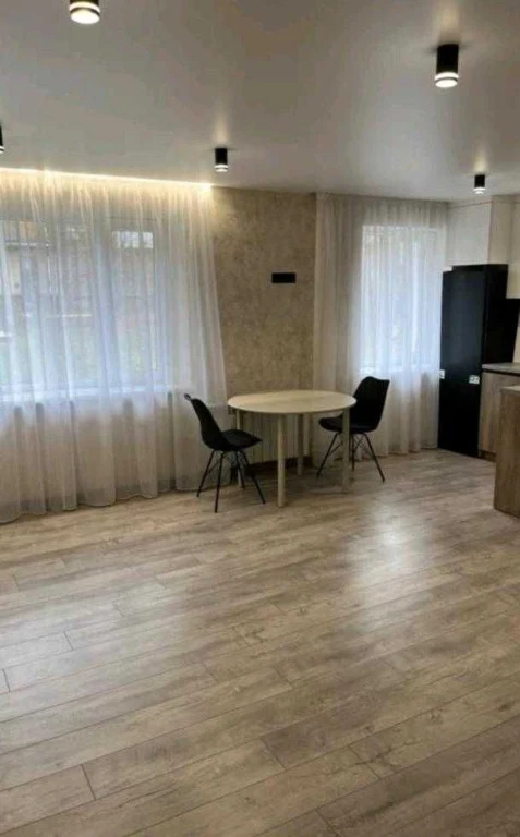 One-bedroom apartment near metro 23 August.
