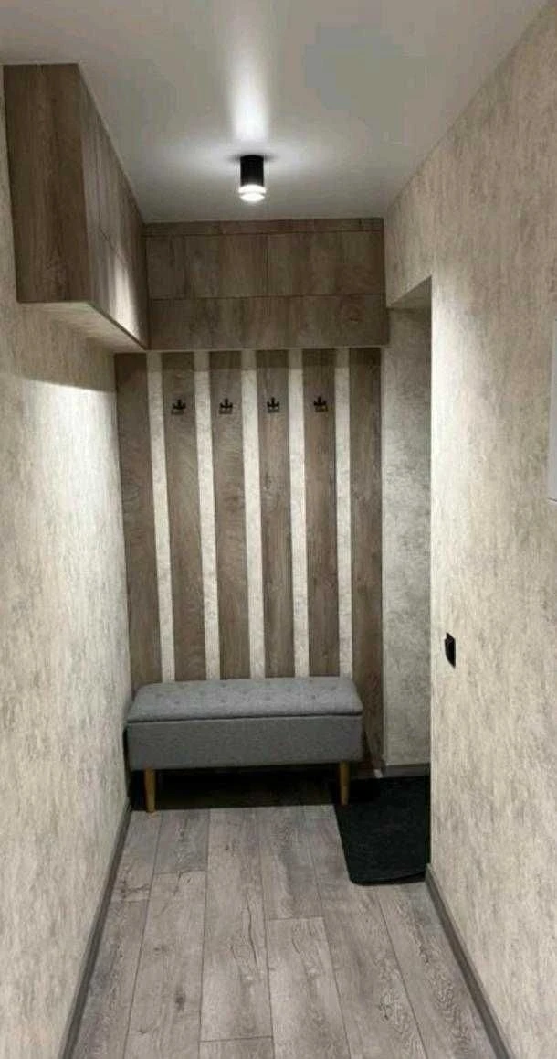 One-bedroom apartment near metro 23 August.