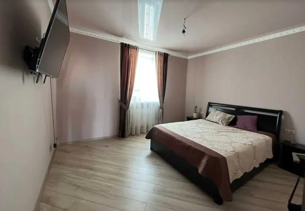 Пропонується світла, затишна та комфортна 3-кімнатна квартира