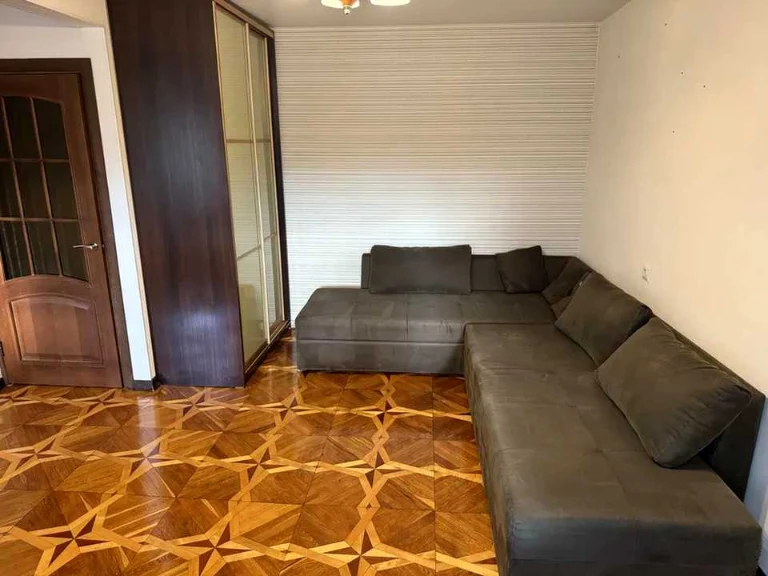 Apartment. Lubomira Guzara Prospect, Kyiv