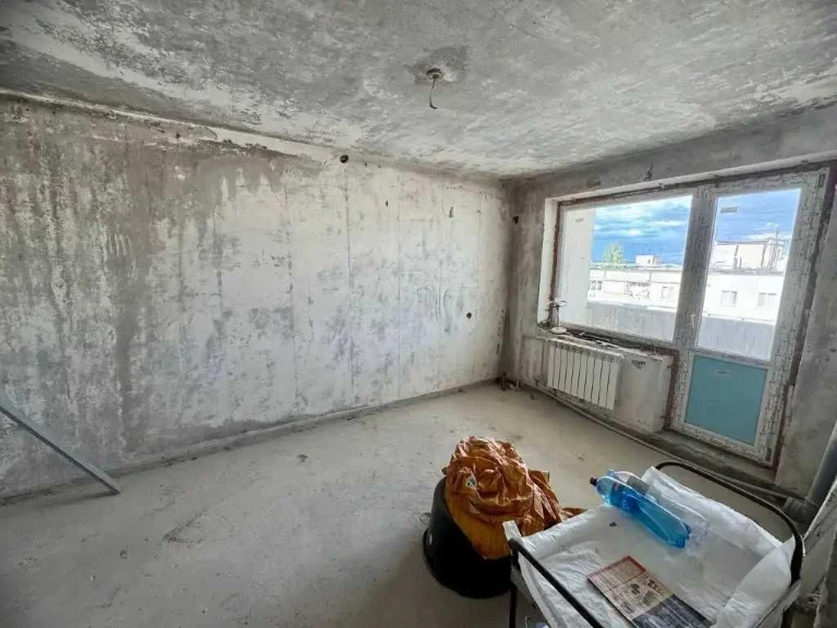 For Sale 2 Room Victory 1. Victory