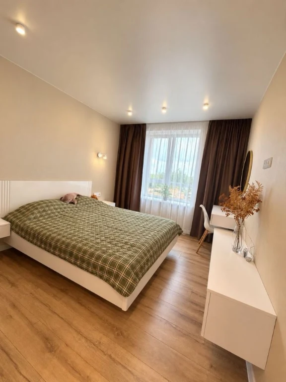 For Sale Apartment (42 sq m) in the "Shaslyvyi" residential complex, "Dafi" shopping center