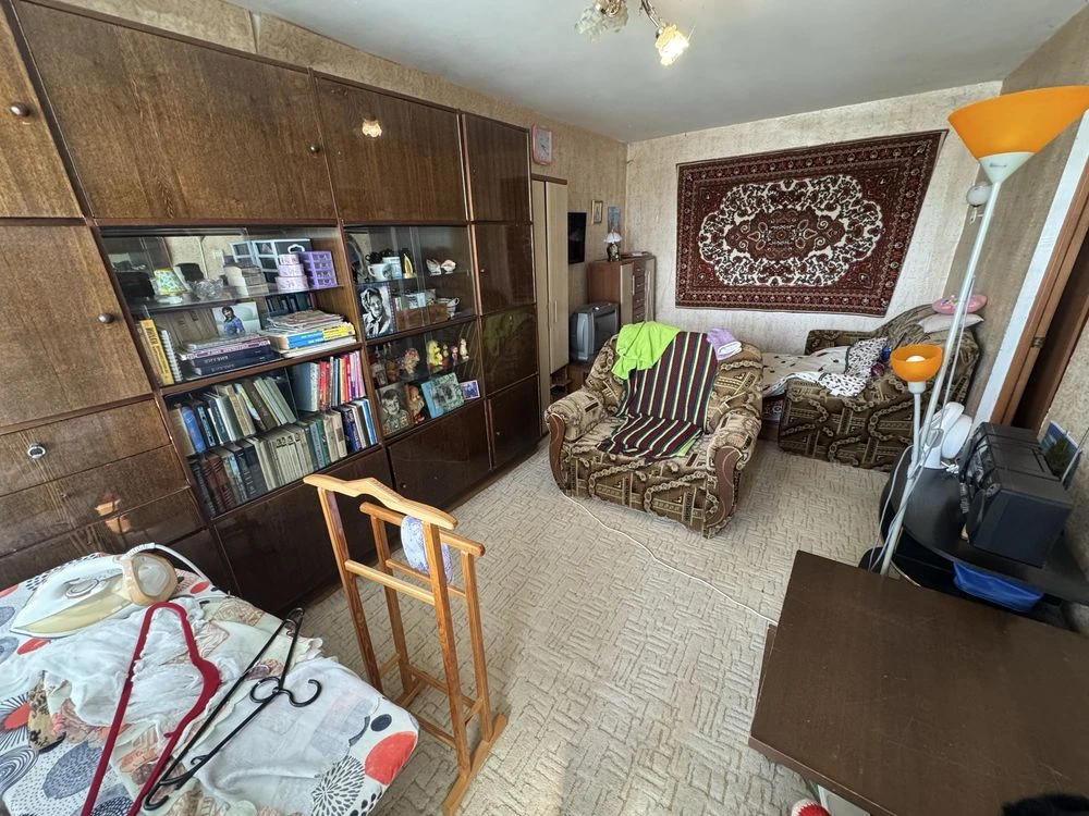 For Sale: 2-bedroom apartment. Donetsk Highway 144. Left bank. Caravan