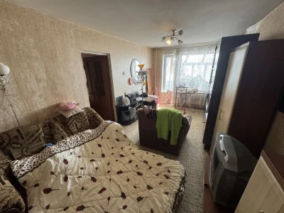 For Sale: 2-bedroom apartment. Donetsk Highway 144. Left bank. Caravan