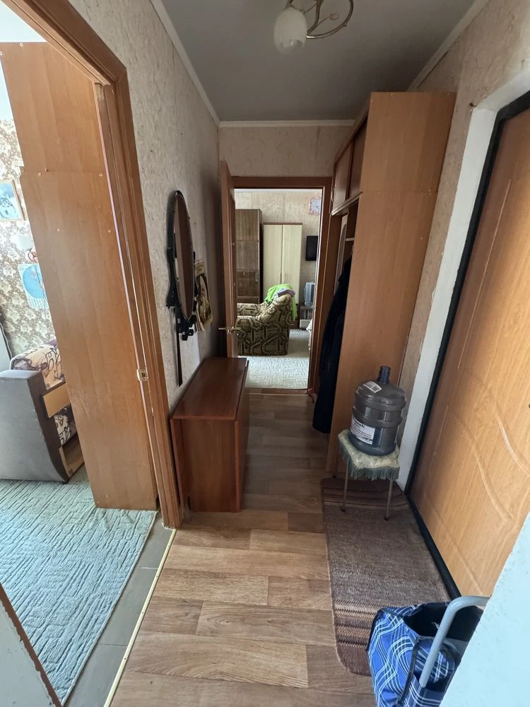 For Sale: 2-bedroom apartment. Donetsk Highway 144. Left bank. Caravan