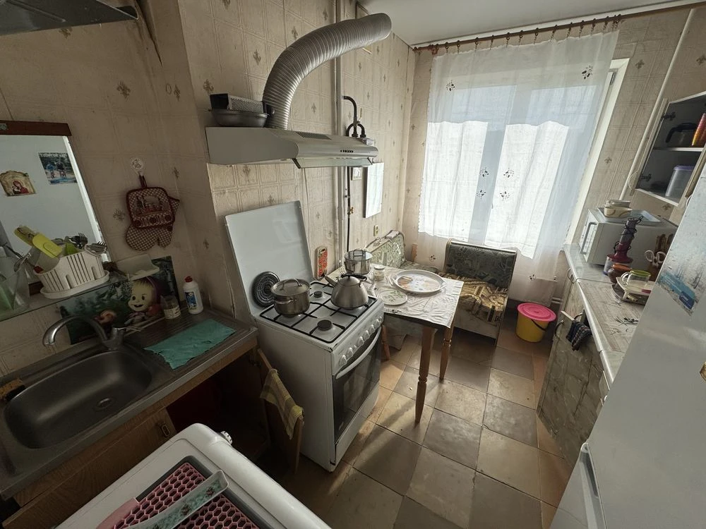 For Sale: 2-bedroom apartment. Donetsk Highway 144. Left bank. Caravan