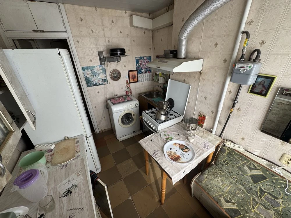 For Sale: 2-bedroom apartment. Donetsk Highway 144. Left bank. Caravan