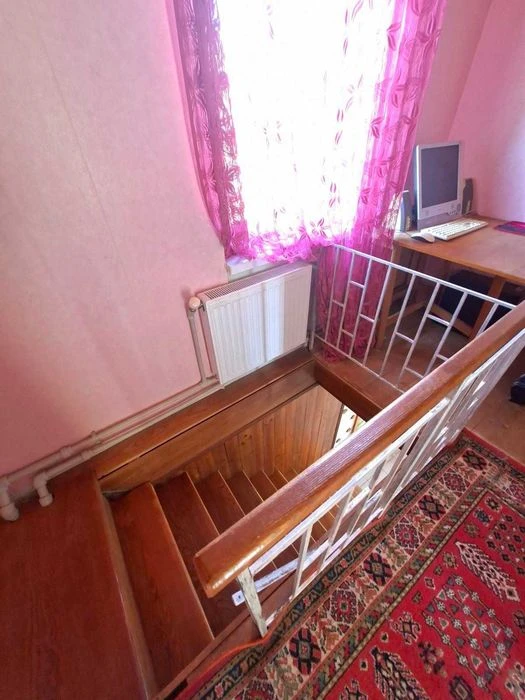 Двоповерховий будинок на Електроніці! Газ, гараж, 8 соток, в