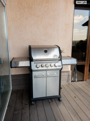 Apartment for Sale: Center