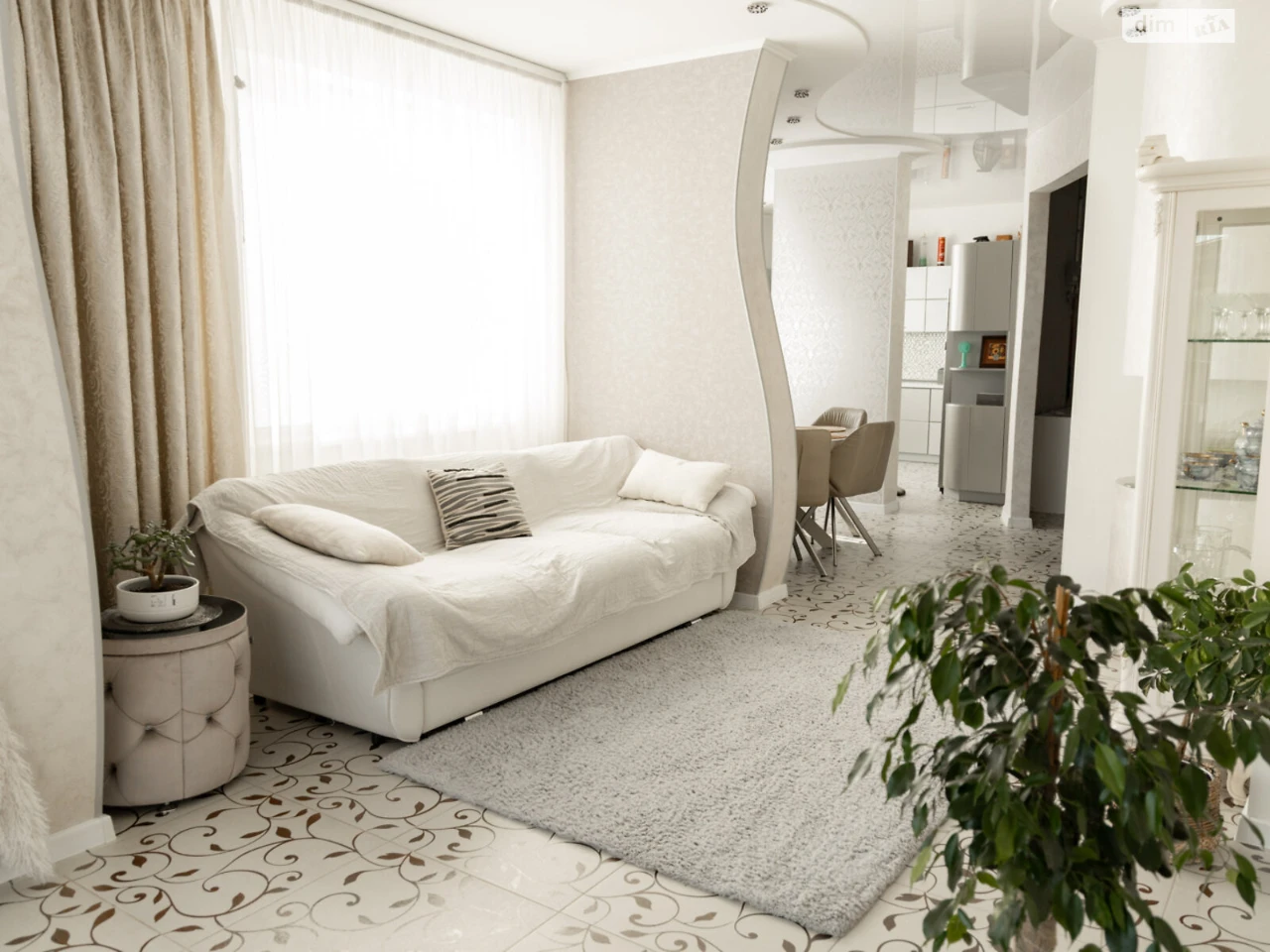 Apartment for Sale: Center