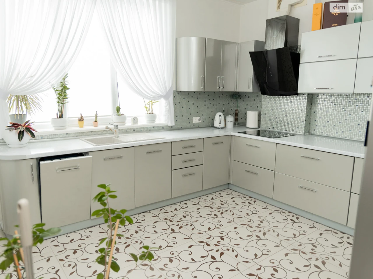 Apartment for Sale: Center