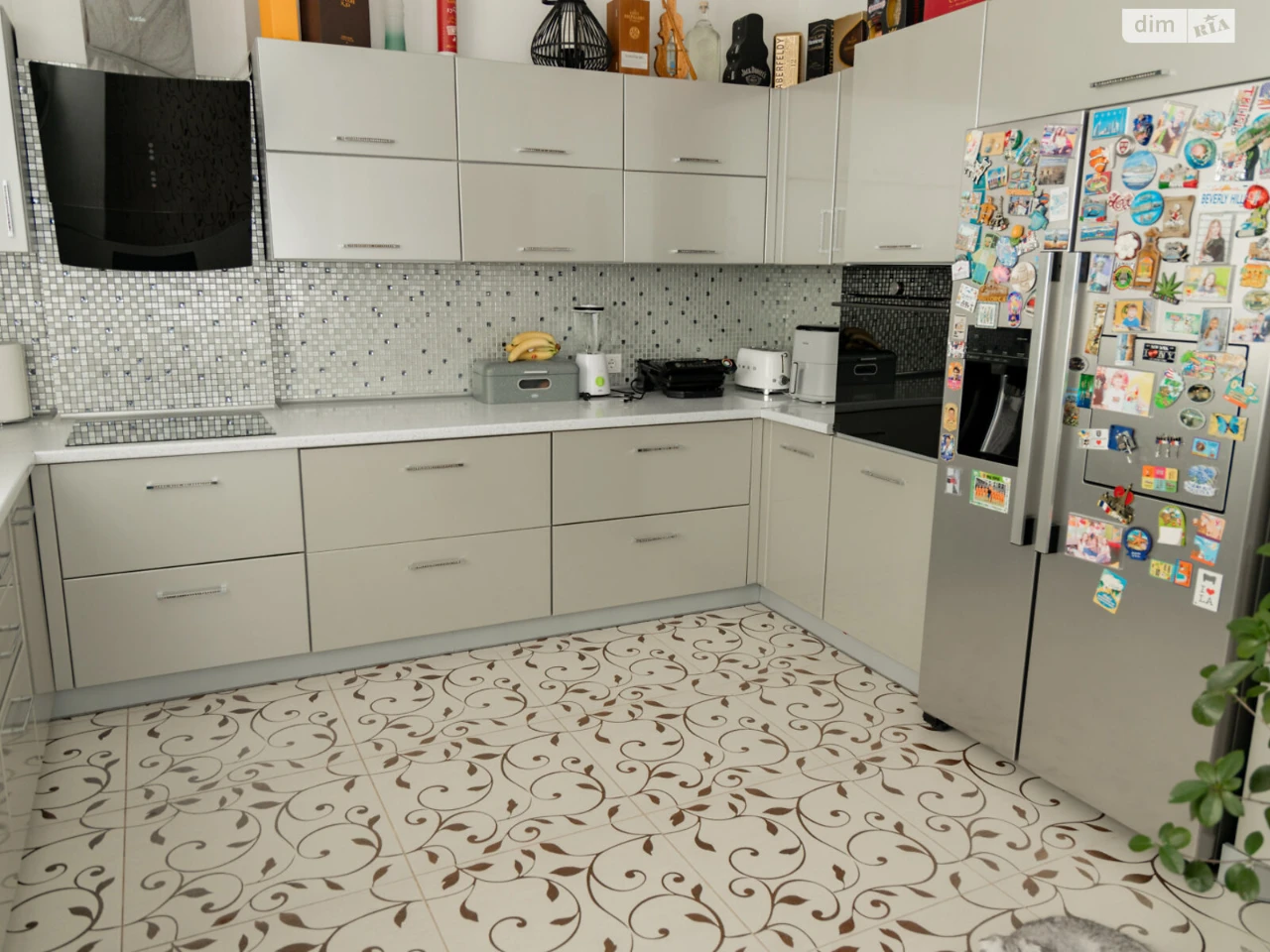 Apartment for Sale: Center