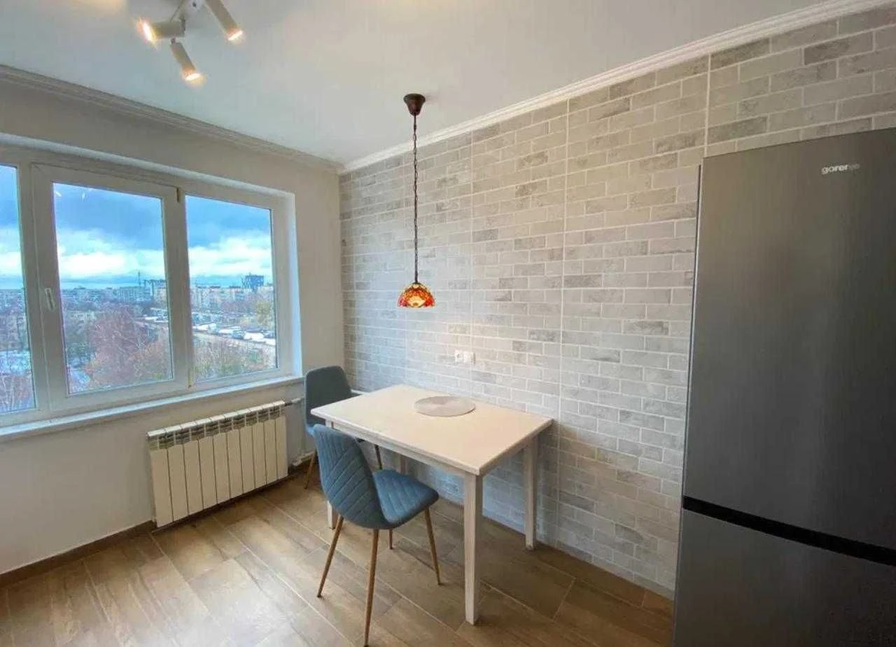 Sale of a 3-bedroom apartment on Naukova Street