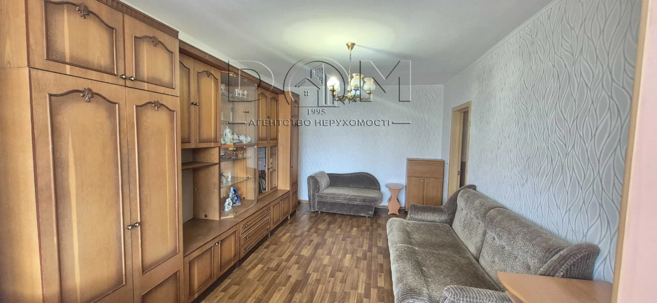 Sale. 1-bedroom apartment. Troyeshchina. O.Ekster 12. Being renovated.