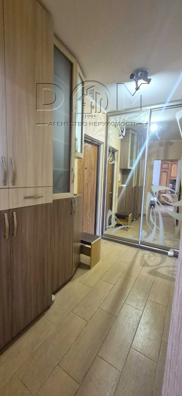 Sale. 1-bedroom apartment. Troyeshchina. O.Ekster 12. Being renovated.