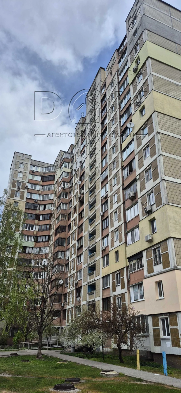 Sale. 1-bedroom apartment. Troyeshchina. O.Ekster 12. Being renovated.