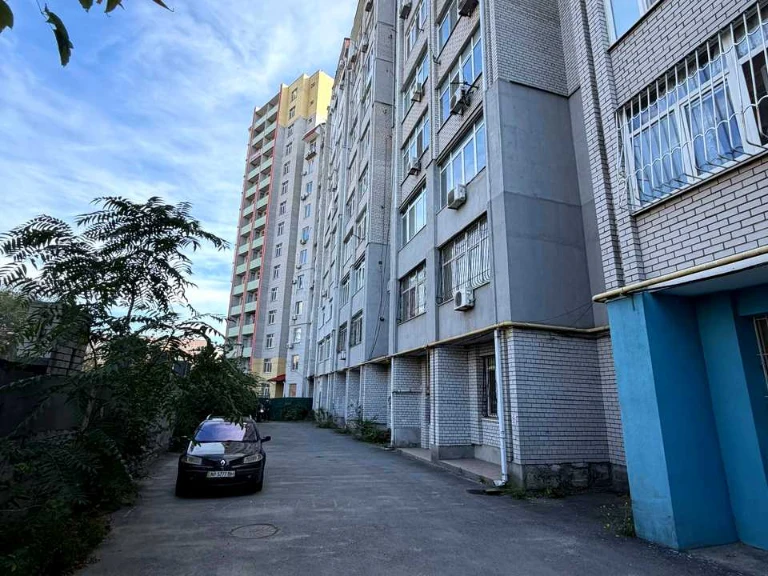Apartment. Dnipro, Kosmiche Street