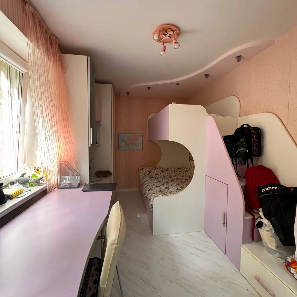 For Sale: 2-bedroom apartment in Cheremushki - Heroes Street
