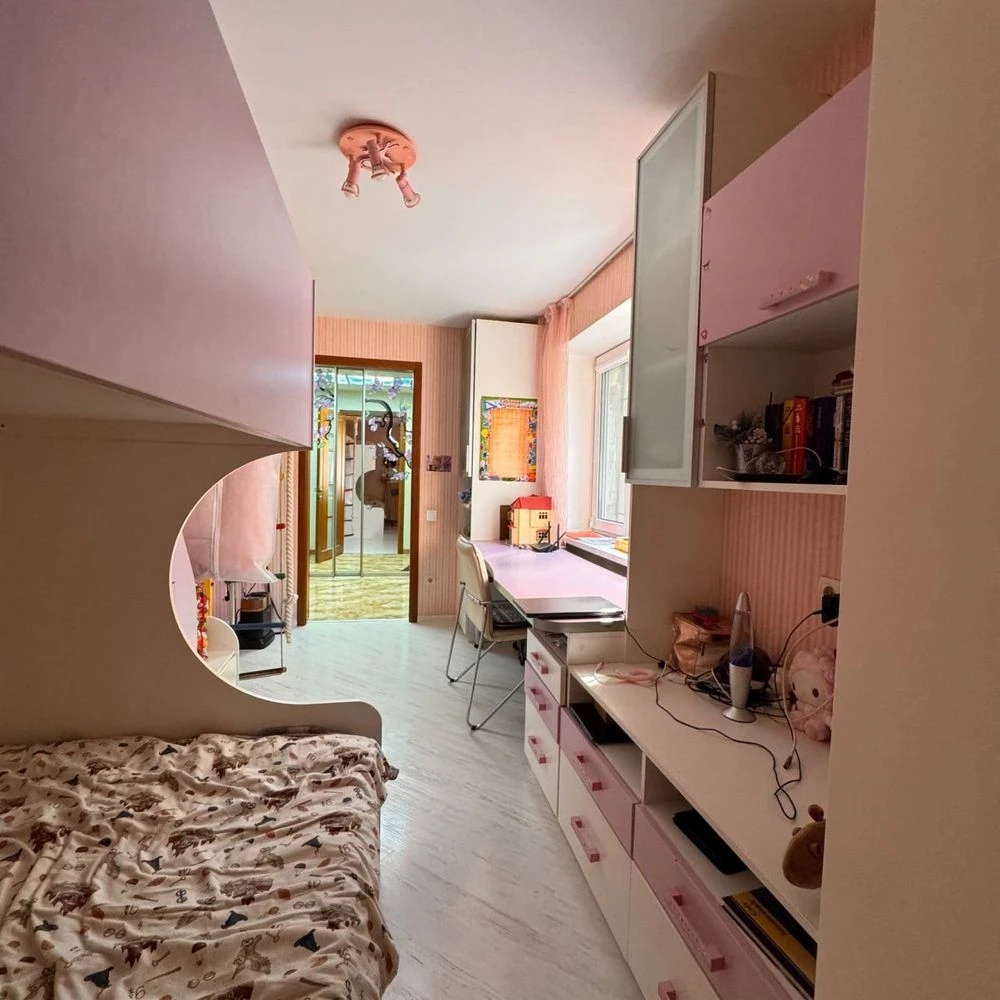 For Sale: 2-bedroom apartment in Cheremushki - Heroes Street