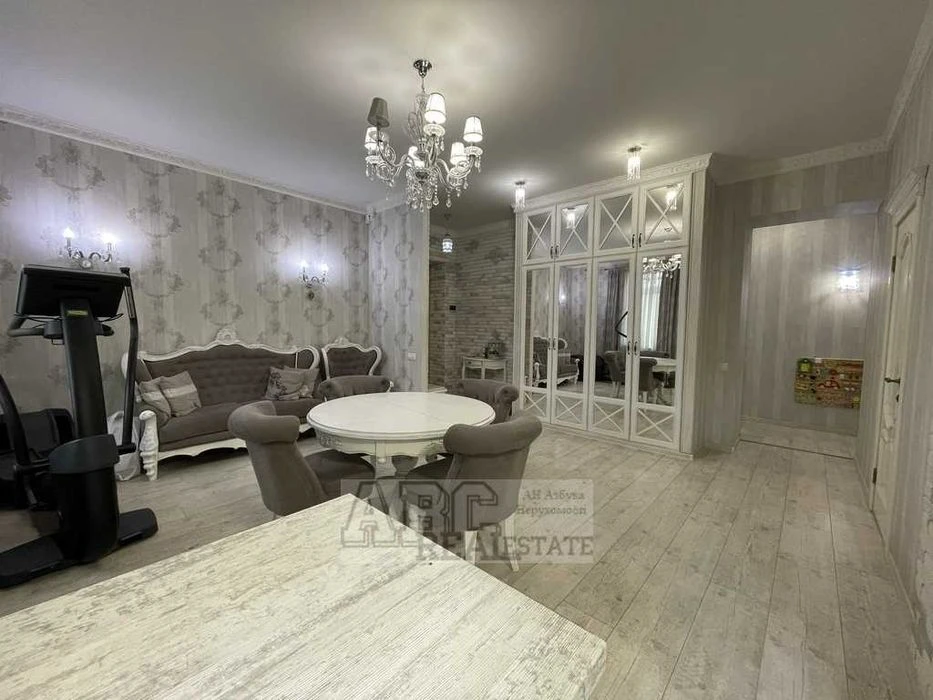 I will sell an exclusive apartment in the city of Zahisnyky Ukrainy